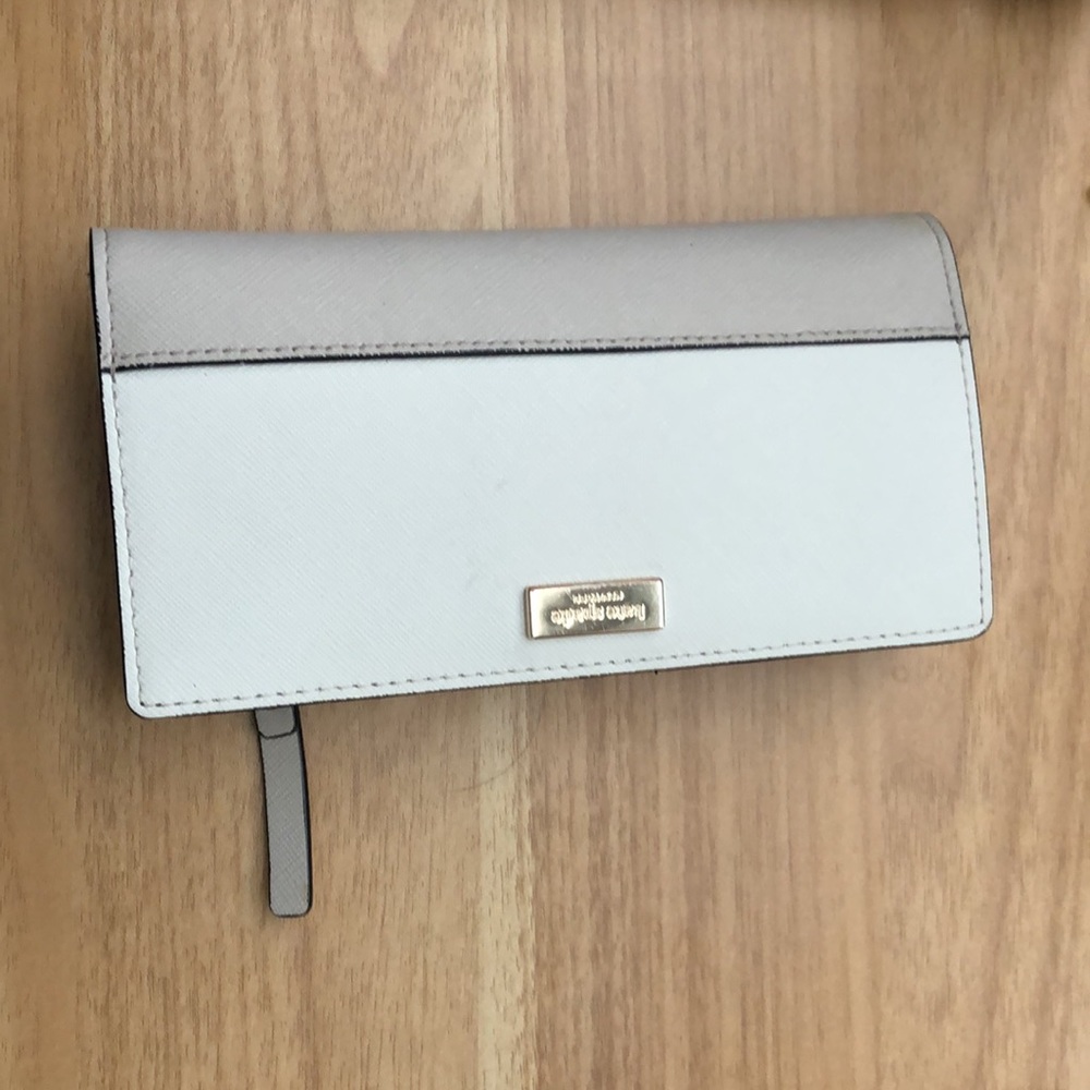 Kate Spade Wallet in Great Condition